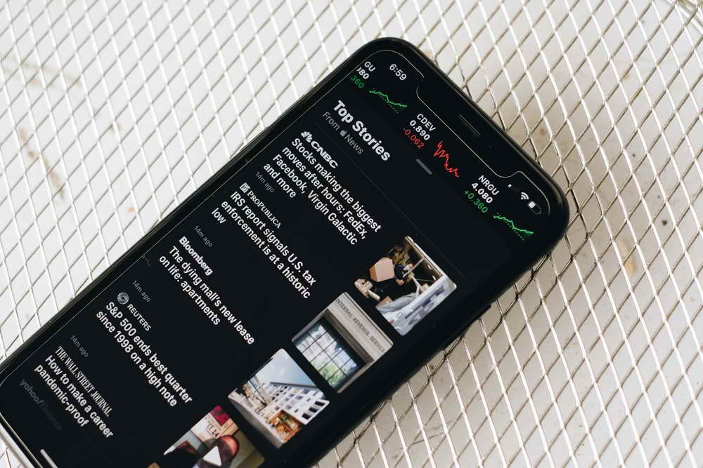 Промсвязьбанк запустит виртуального сотового оператора на сети Tele2
